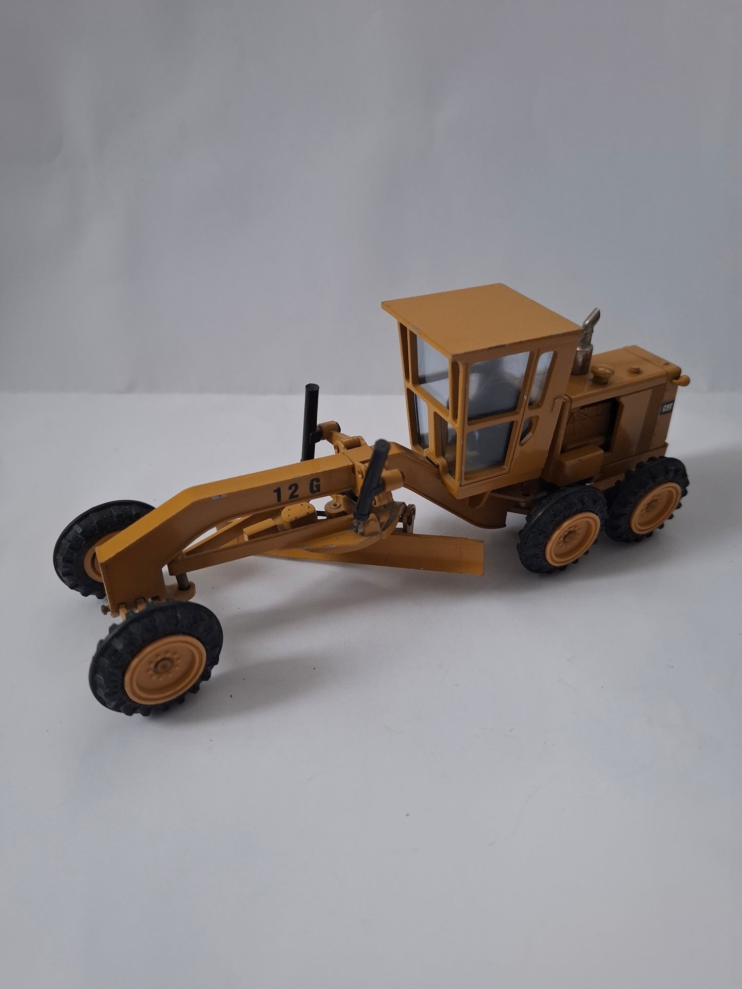 NZG W. German CAT Yellow Motorgrader Model 12G 1:50 Scale Die-Cast