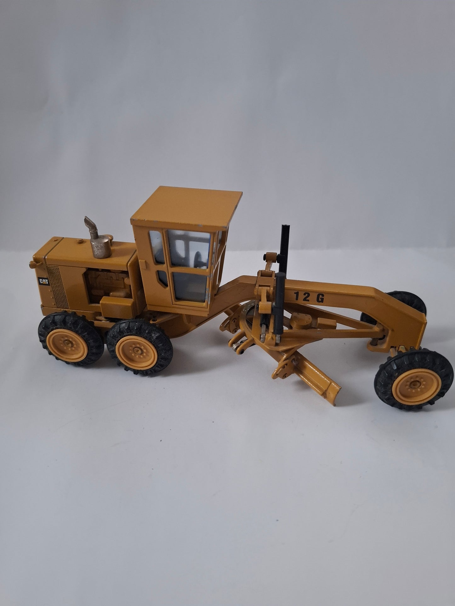 NZG W. German CAT Yellow Motorgrader Model 12G 1:50 Scale Die-Cast