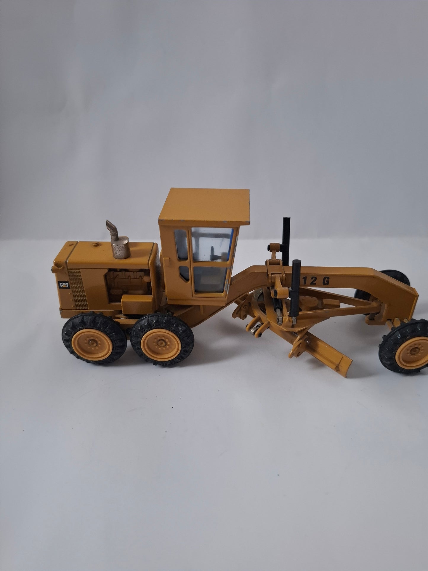 NZG W. German CAT Yellow Motorgrader Model 12G 1:50 Scale Die-Cast