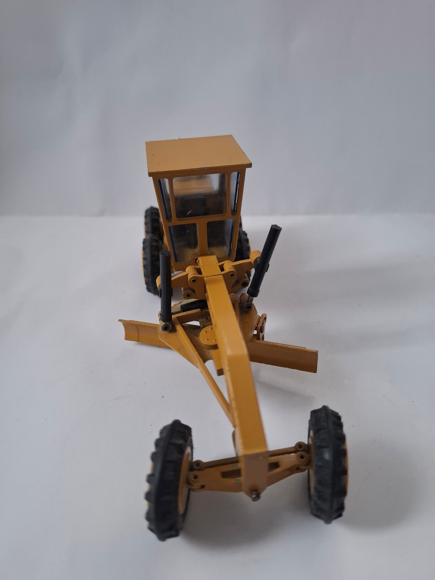 NZG W. German CAT Yellow Motorgrader Model 12G 1:50 Scale Die-Cast