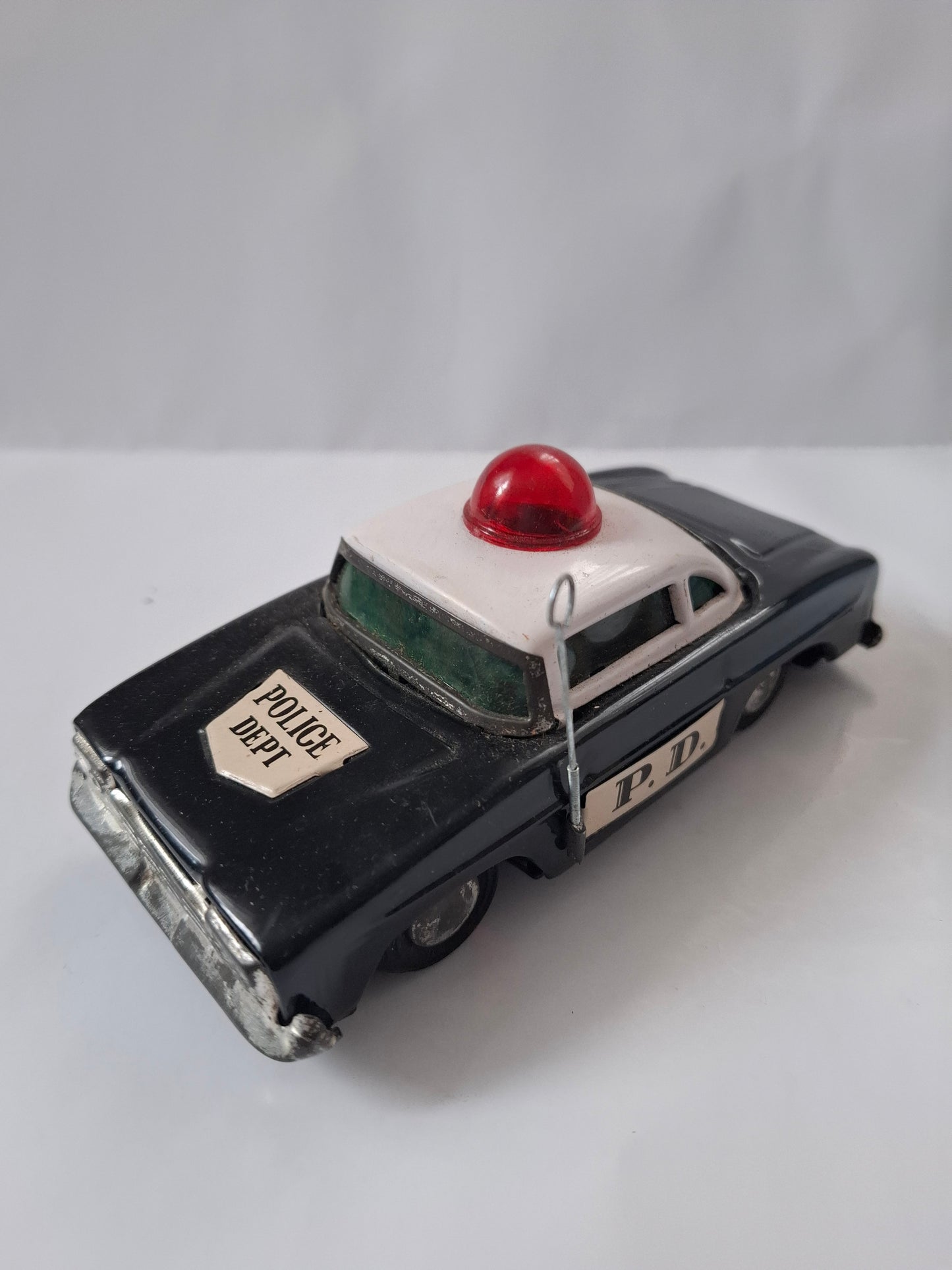 Rare Vintage 1970s Chinese Tinplate Police Car – Collectible Friction Toy (MF 900)