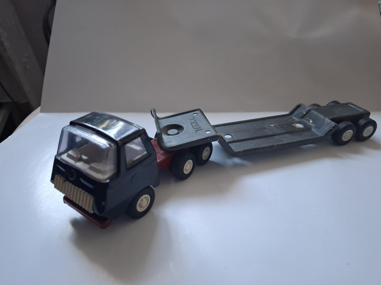 Vintage metal Tiny Tonka truck from the 80s + flatbed trailer
