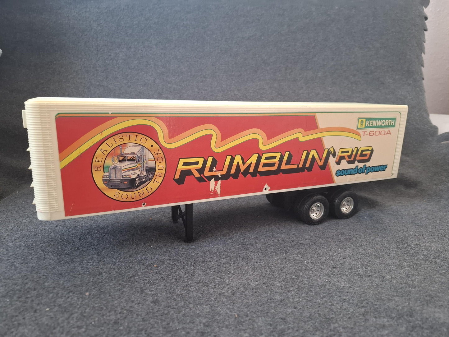 New Bright 1986 VTG Rumblin' Rig Kenworth T600A 18in long Trailer