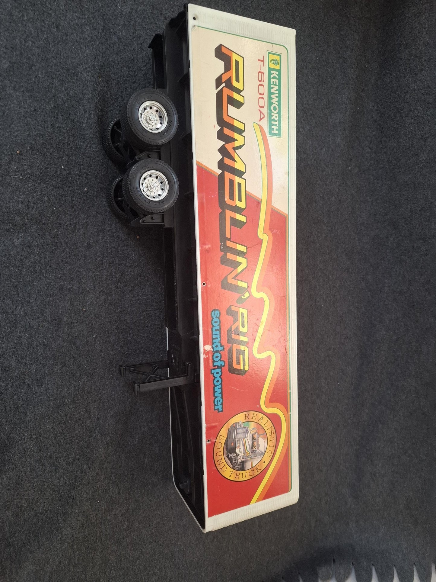 New Bright 1986 VTG Rumblin' Rig Kenworth T600A 18in long Trailer