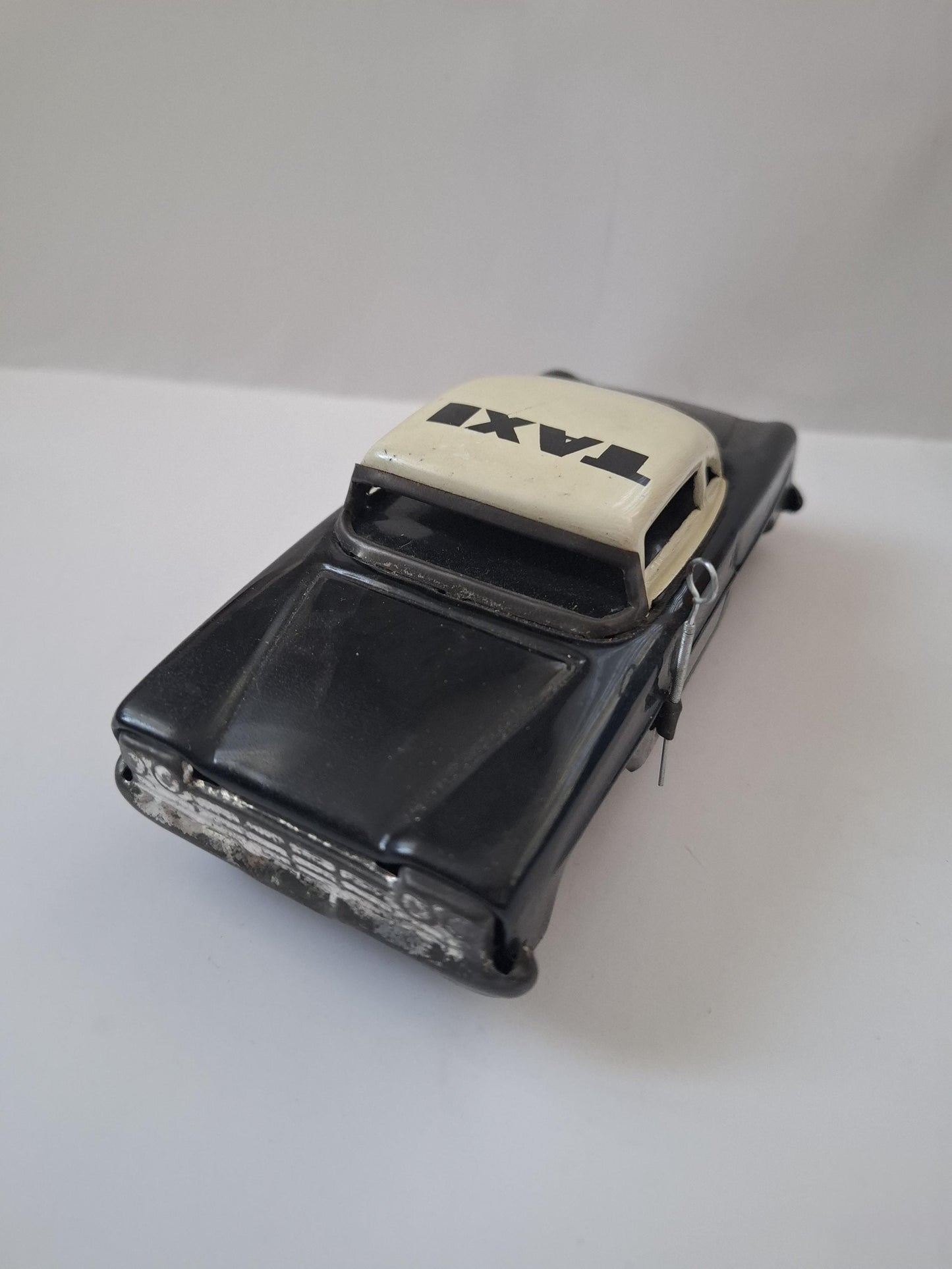 Collectible Chinese  60s Tinplate Vintage 1965 Ford Fairlane Taxi Cab Friction MF 713 Black Chinese Tin Toy Car