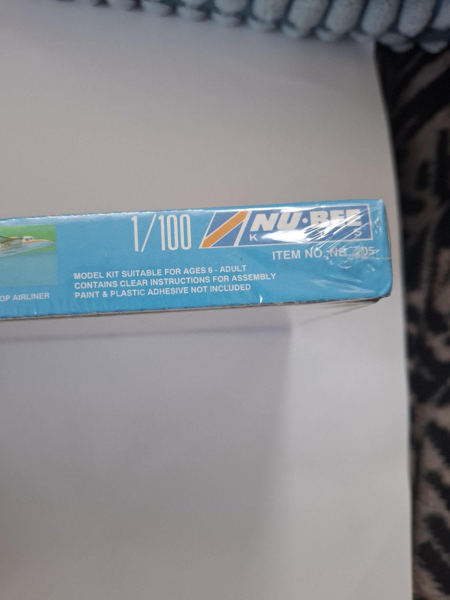 Nu-bee Jet Airliner Yak-40 aircraft kit plastic 1:100 scale nb-205 gdr 1990 sealed plane