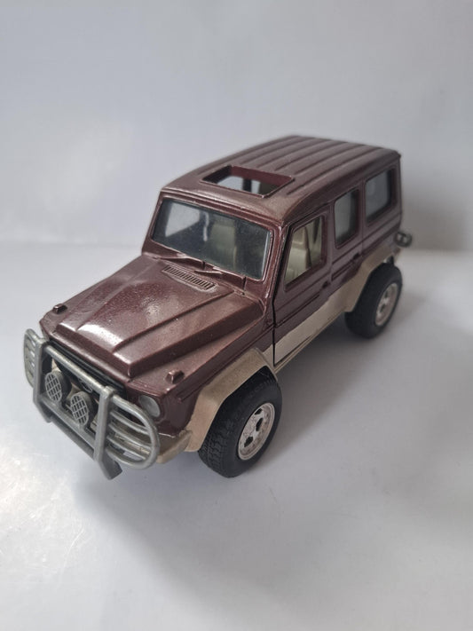 Diecast NewRay 1/32 Scale Super Friction 44323 - Mercedes Benz 300GD - Met Marron color