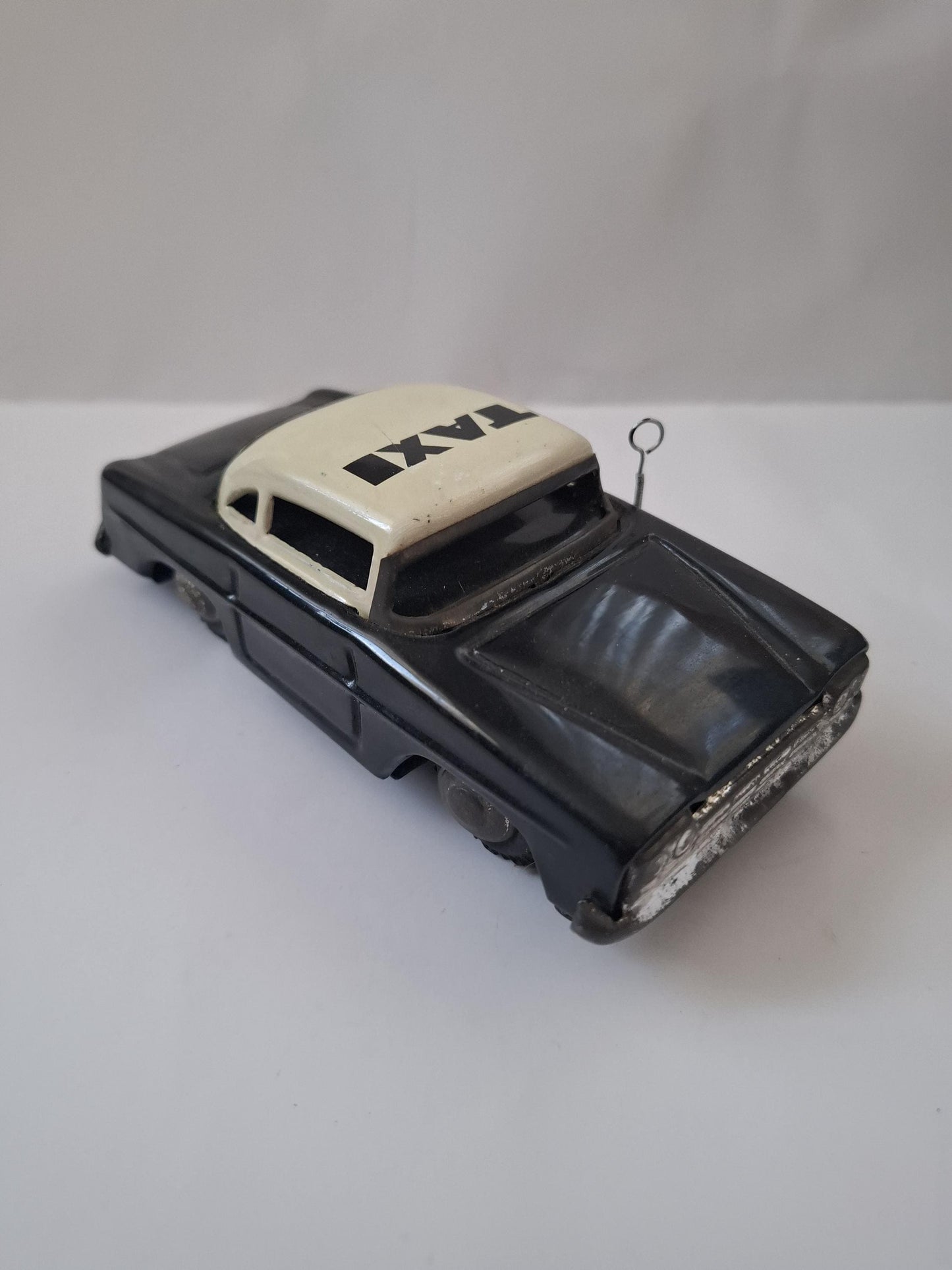 Collectible Chinese  60s Tinplate Vintage 1965 Ford Fairlane Taxi Cab Friction MF 713 Black Chinese Tin Toy Car