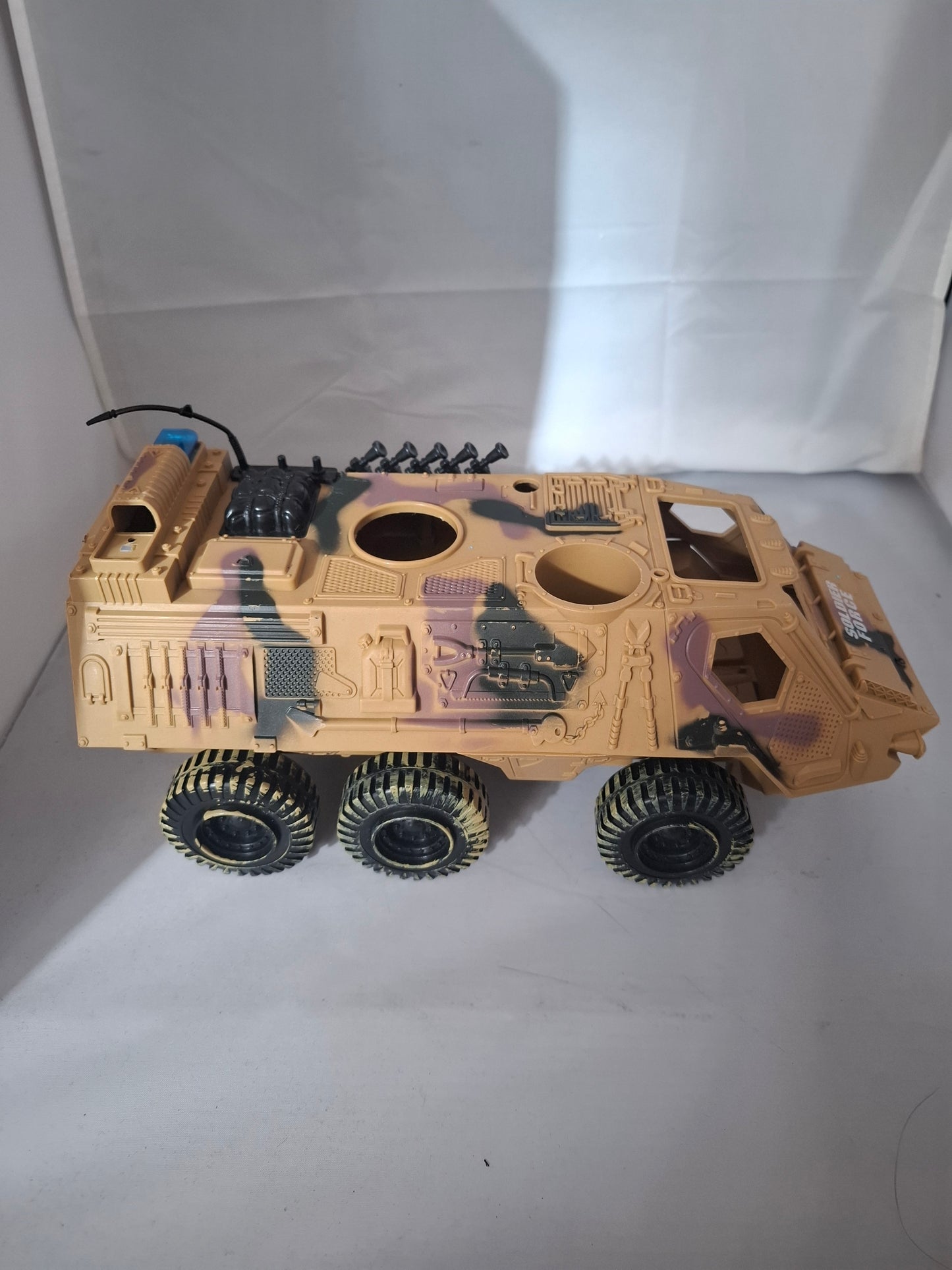 Big Chap MEI - 1:18 Scale  Military Soldier Force  Armored 6 Wheeler Amphibious ATV