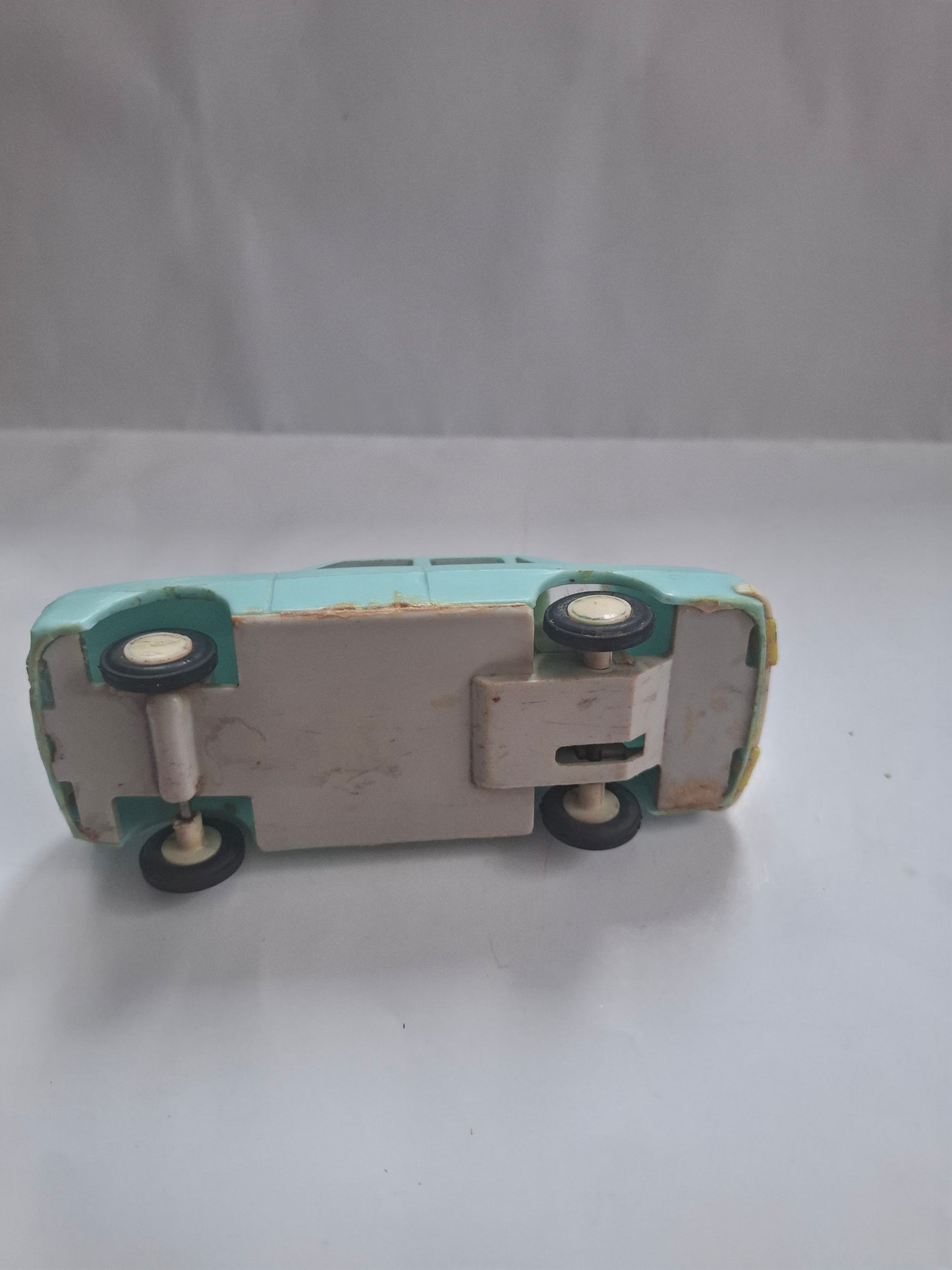 Vintage PRL Wartburg 353 Plastic Car – DDR GDR Classic (1960s-70s)