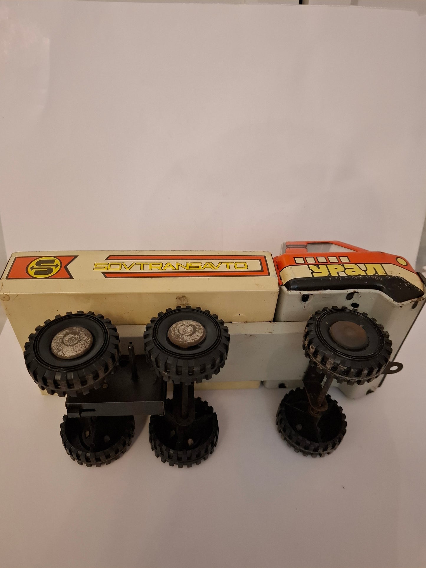 Vintage Soviet Tin Truck USSR big dump three-axle truck Ural-5567 "Sovtransavto" tin toy truck vehicle red old antique