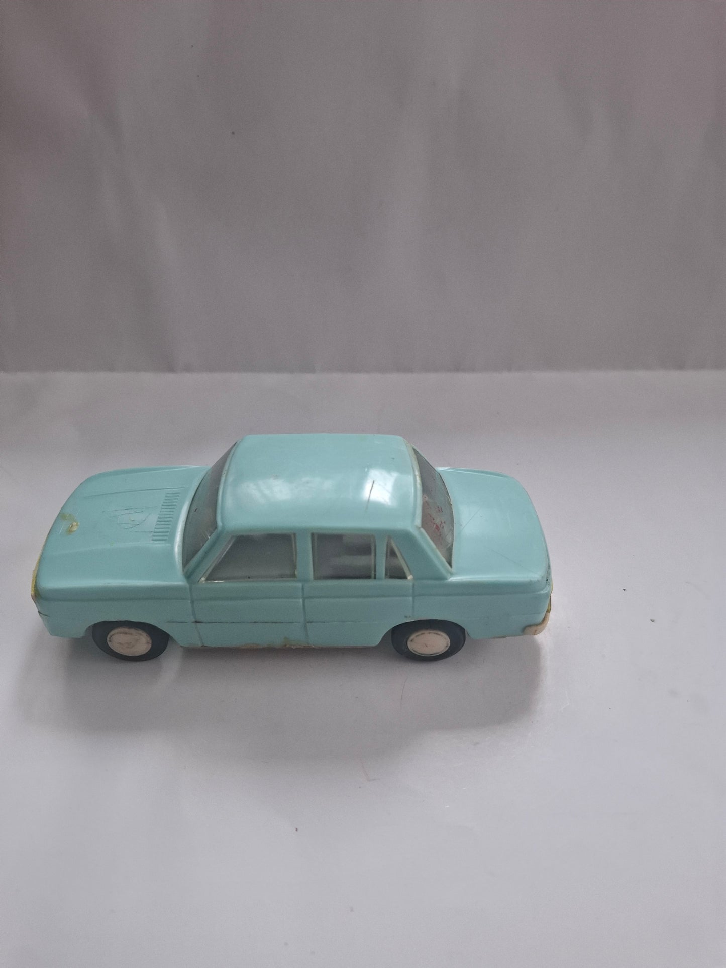 Vintage PRL Wartburg 353 Plastic Car – DDR GDR Classic (1960s-70s)