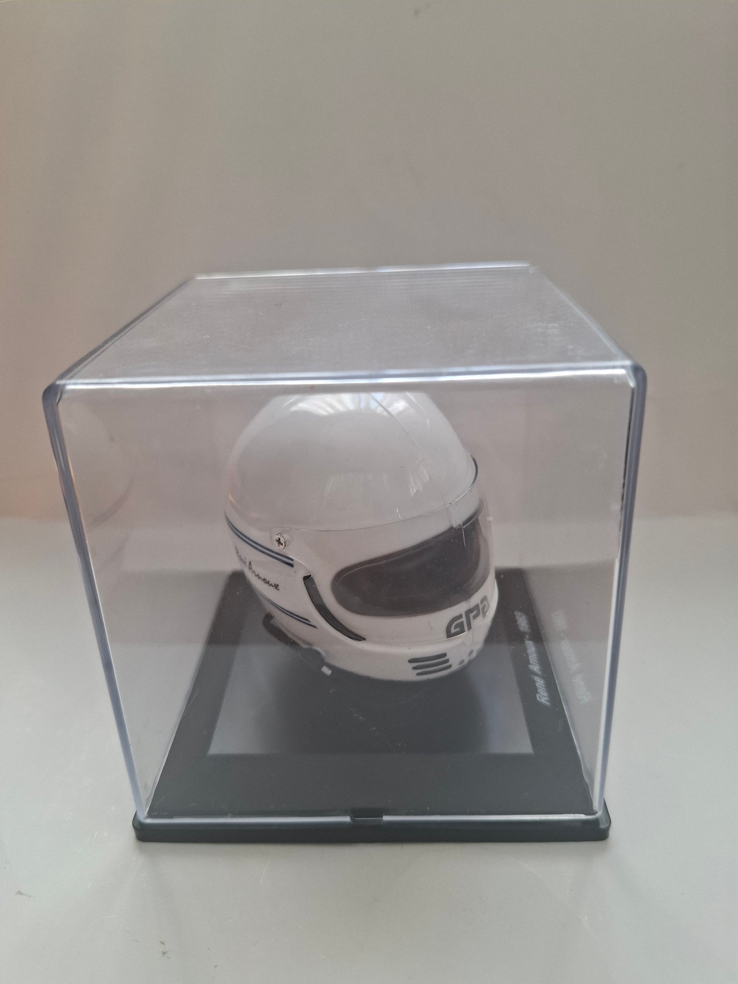 Formula 1 Helmet 1:5 René Arnoux 1983 – Ferrari Scale Model Collectible