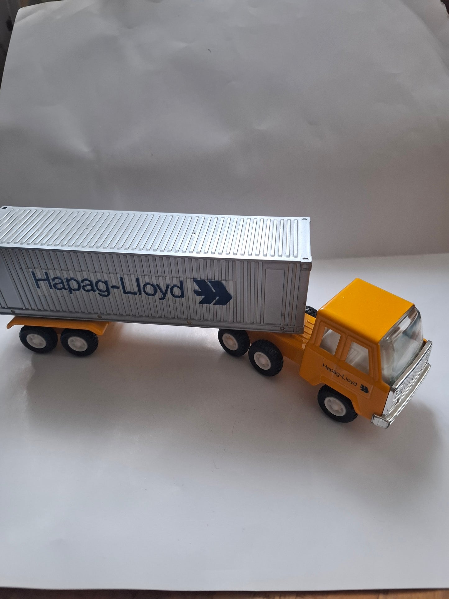 Vintage HAPAG-LLOYD KY Steel Roder Die Cast Container Truck #3352