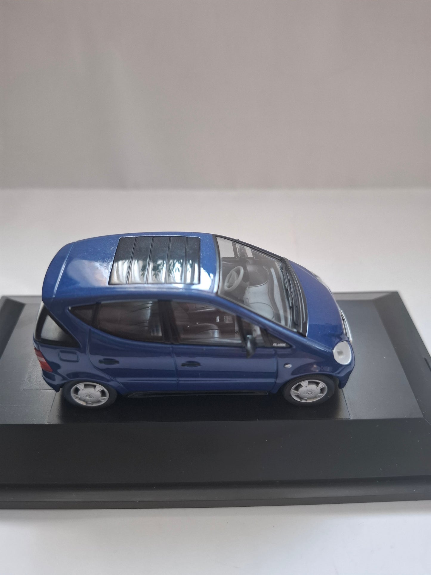 Mercedes-Benz MB Dealer Edition 1:43 W168 A-Class A140 Blue Metallic w/Box