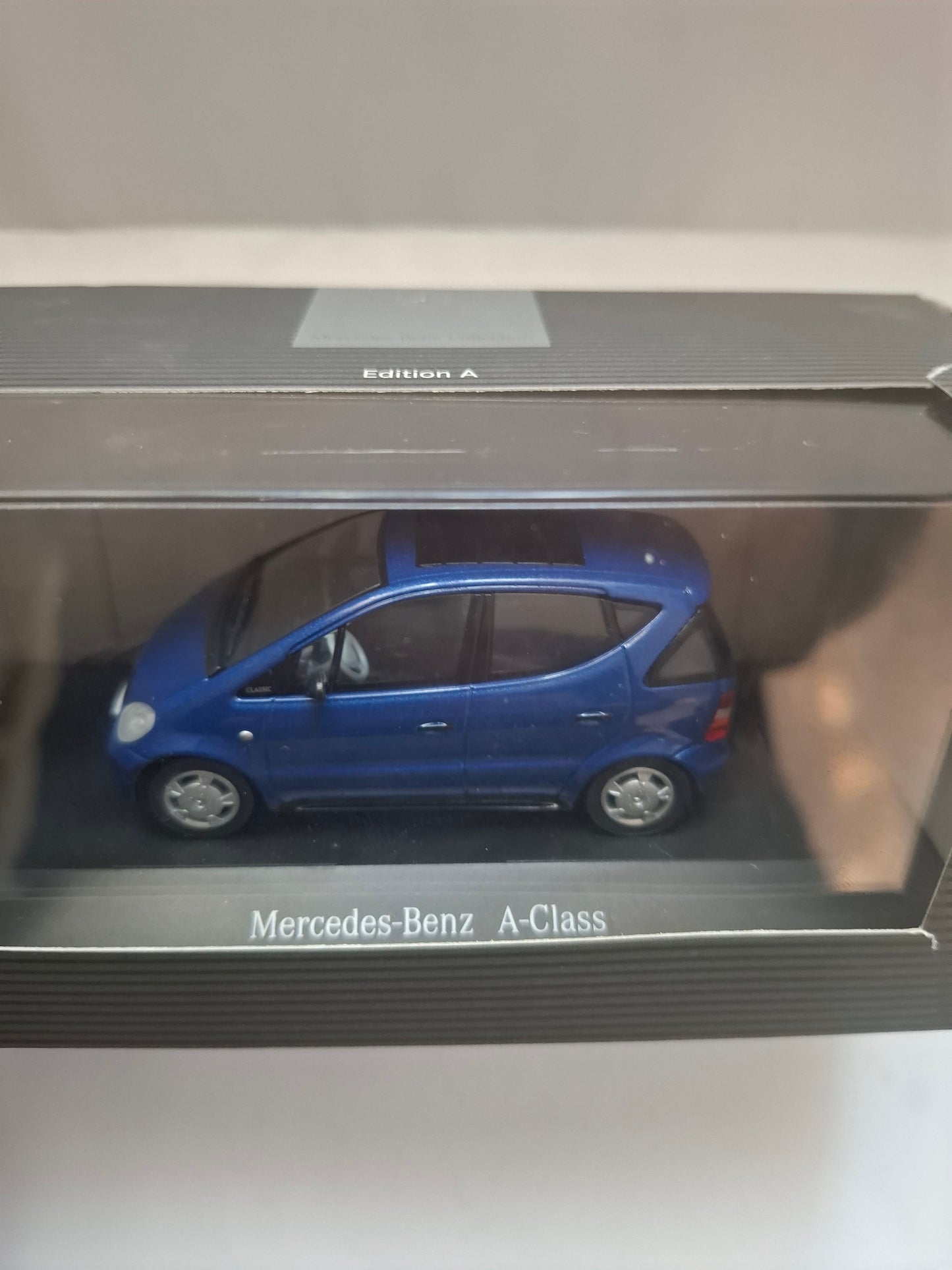 Mercedes-Benz MB Dealer Edition 1:43 W168 A-Class A140 Blue Metallic w/Box