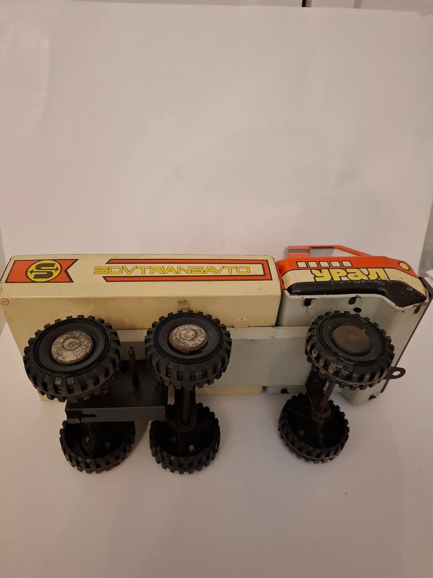 Vintage Soviet Tin Truck USSR big dump three-axle truck Ural-5567 "Sovtransavto" tin toy truck vehicle red old antique
