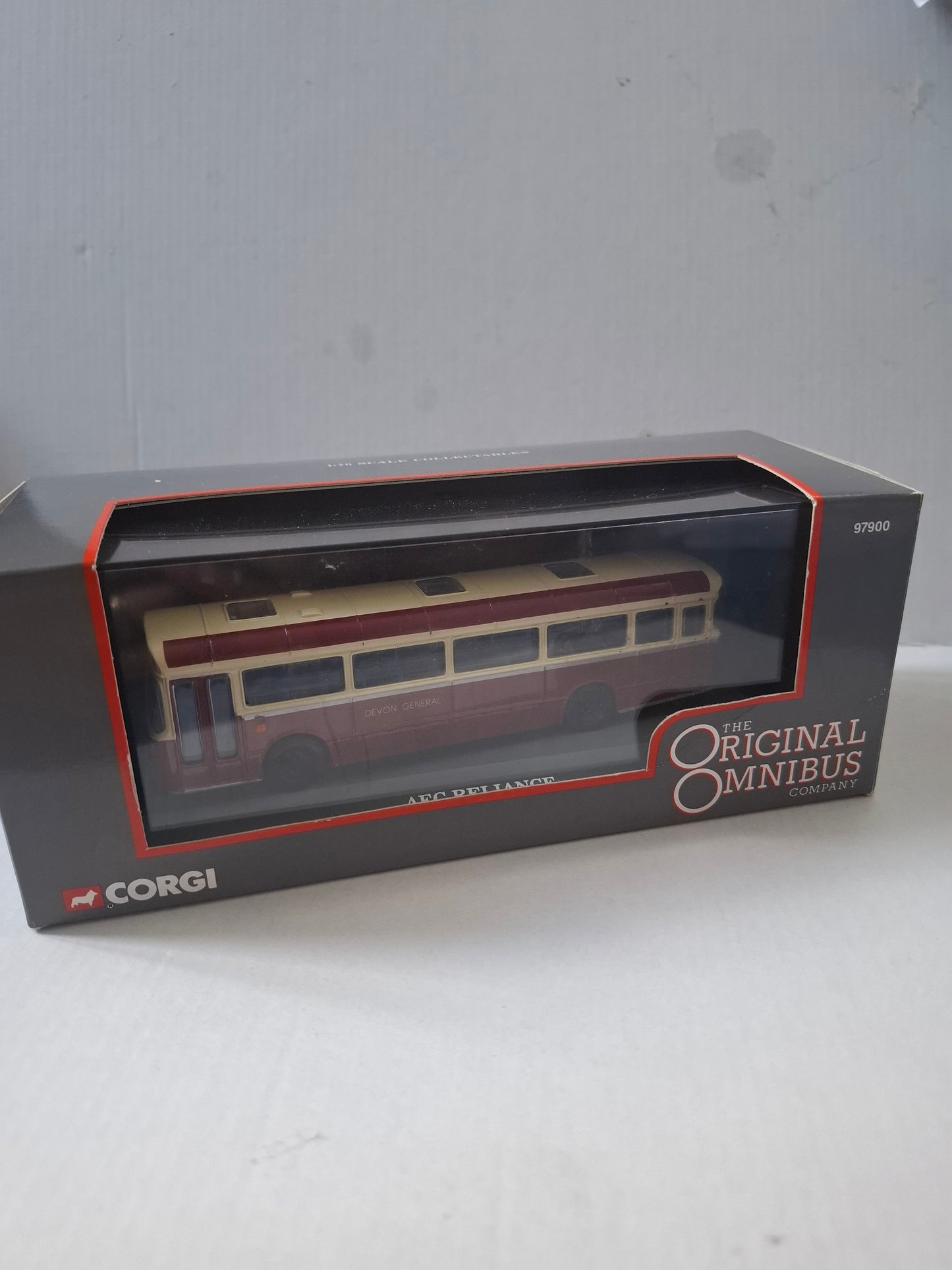 Corgi 97900 AEC Reliance Devon General Bus – 1:76 Die-Cast Model with Box – Limited Edition