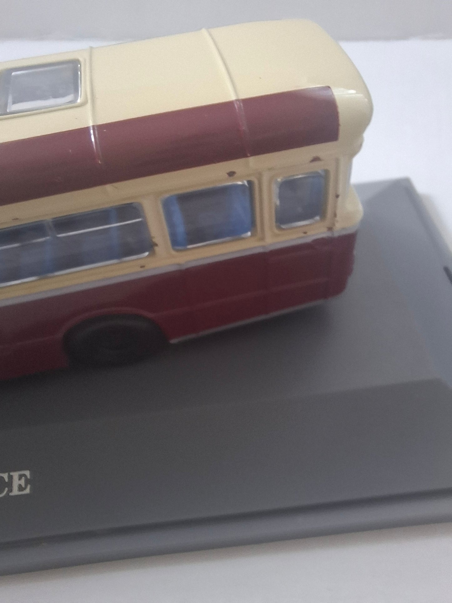 Corgi 97900 AEC Reliance Devon General Bus – 1:76 Die-Cast Model with Box – Limited Edition