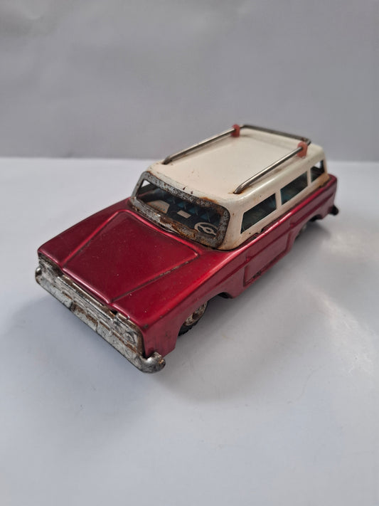 Rare Candy Red Station Wagon Car Tin Friction Toy MF 731 -made in china