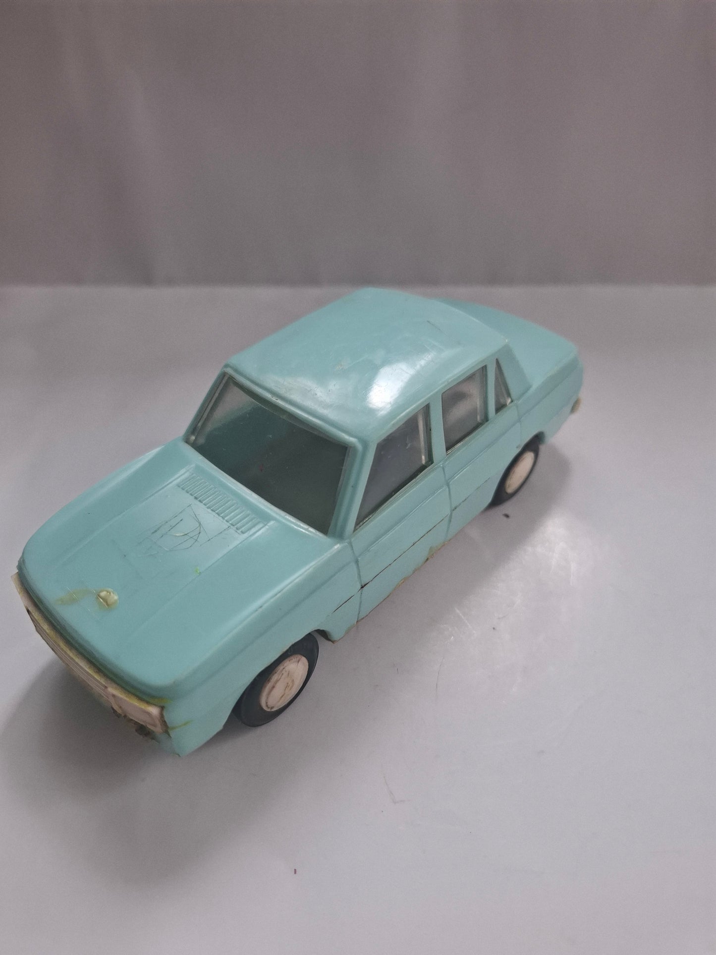 Vintage PRL Wartburg 353 Plastic Car – DDR GDR Classic (1960s-70s)