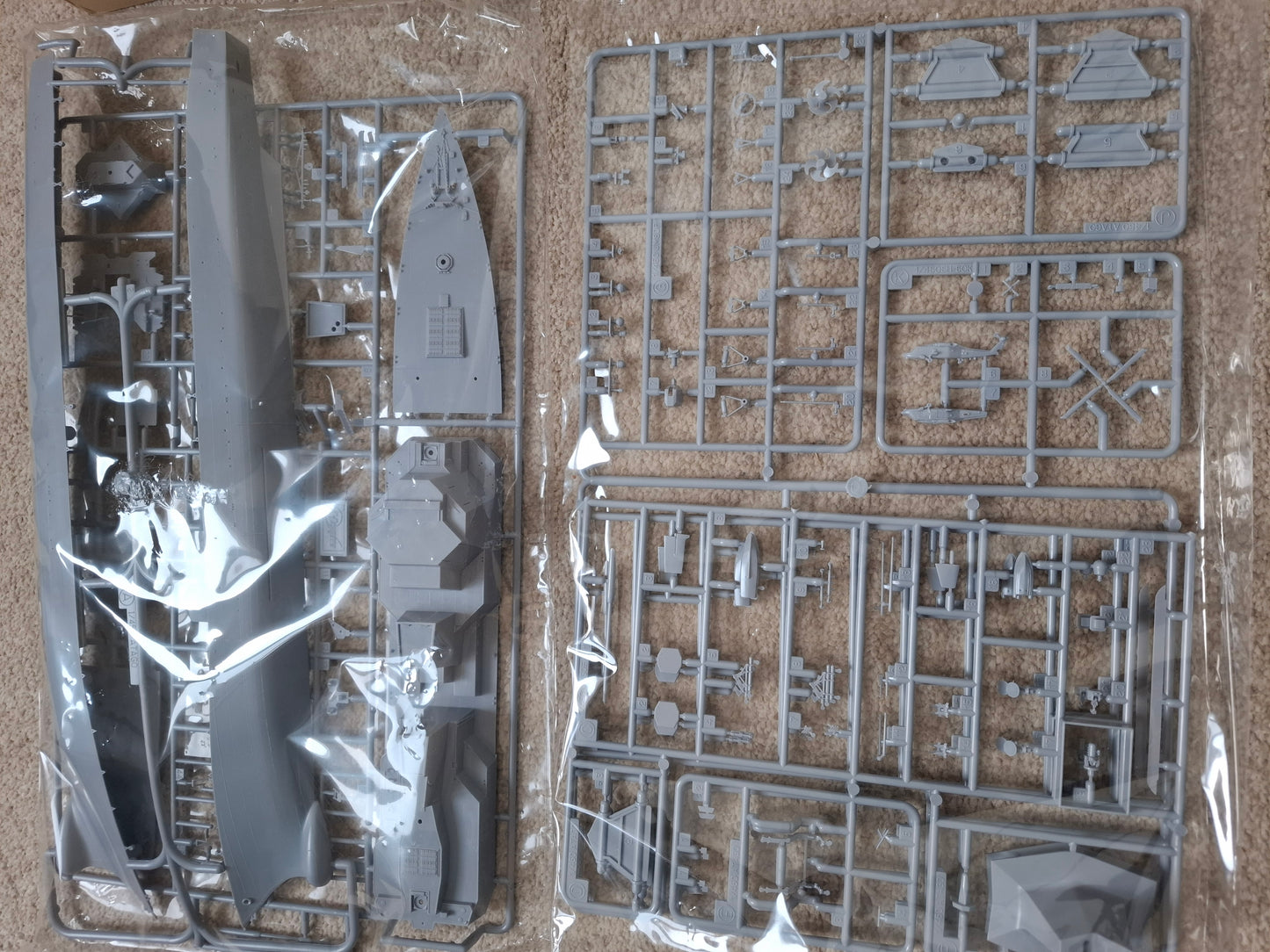 Hasegawa 1/450 JMSDF DDG Atago (Z02) Model Kit – Sealed Parts, Good Decals, Damaged Box