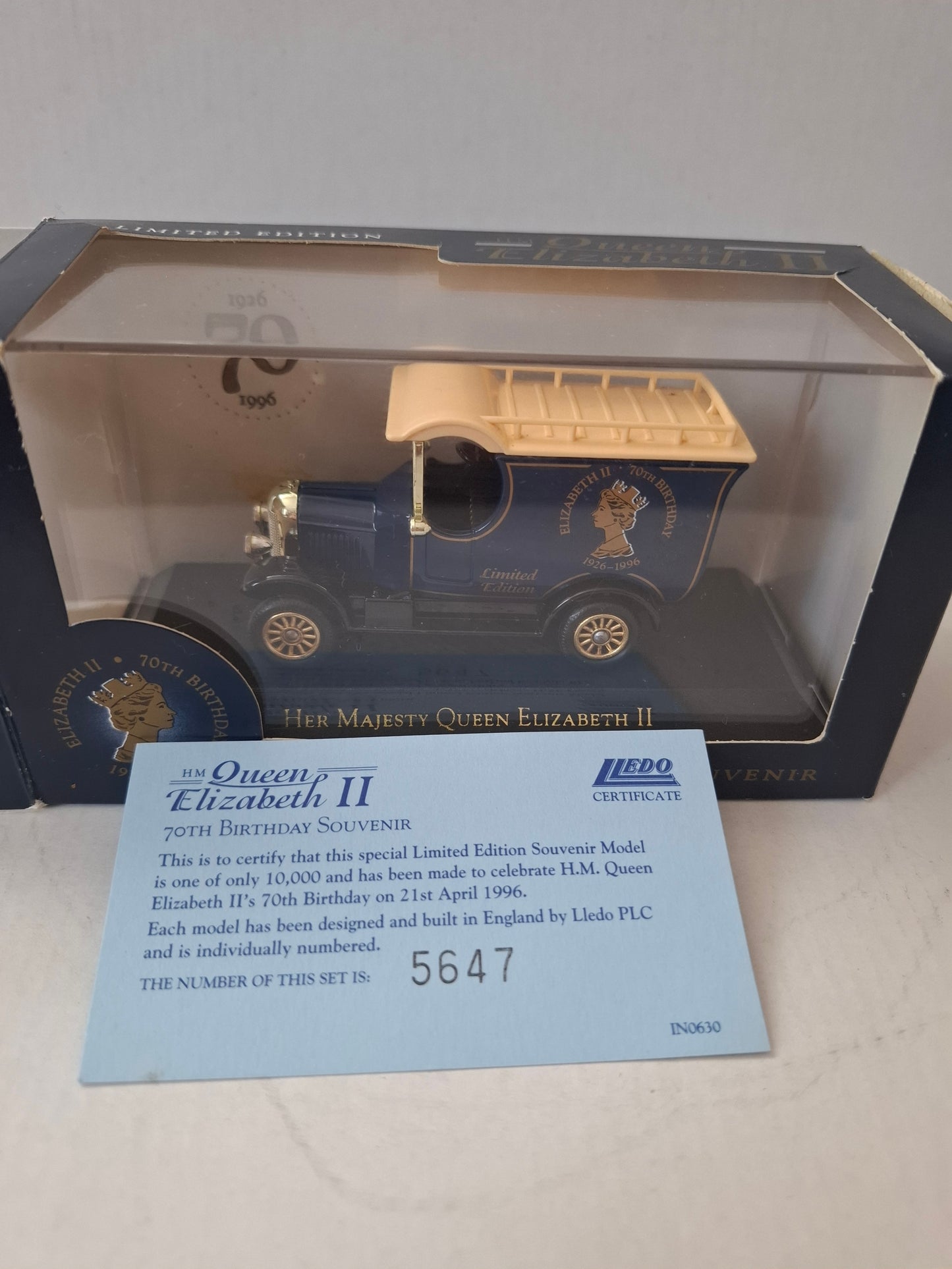 Lledo “Queen Elizabeth II 70th Birthday” Limited Edition #5647 – 1:43 Scale Die-Cast Souvenir – Boxed