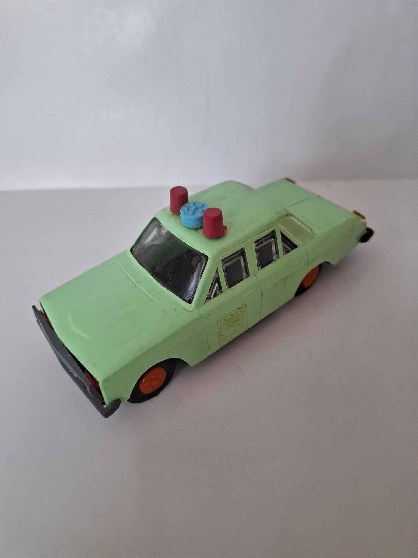 Vintage Soviet GAZ-24 Volga GAI Police Plastic Model Car - 1:32 Ak-Tilek (80s-90s)