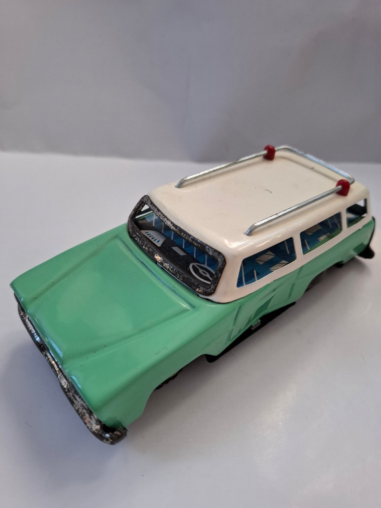 Rare Candy Green Station Wagon Car Tin Friction Toy MF 731 -made in china (BOXED)