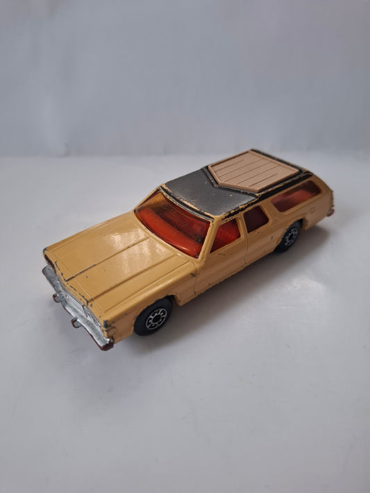 68 Dodge Monaco Estate - Matchbox SuperKings - K-67 Beige & Black & Red Interior