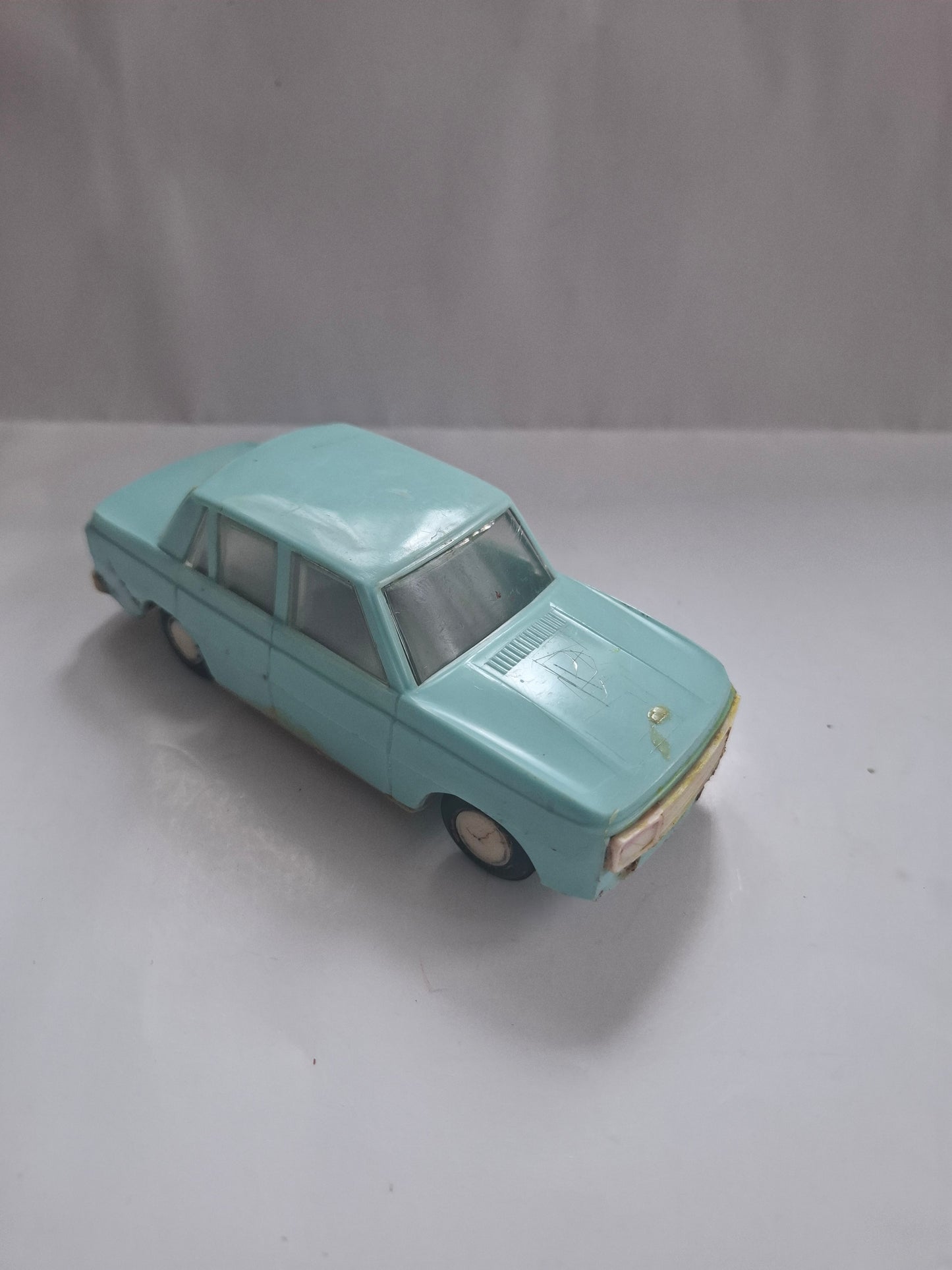 Vintage PRL Wartburg 353 Plastic Car – DDR GDR Classic (1960s-70s)