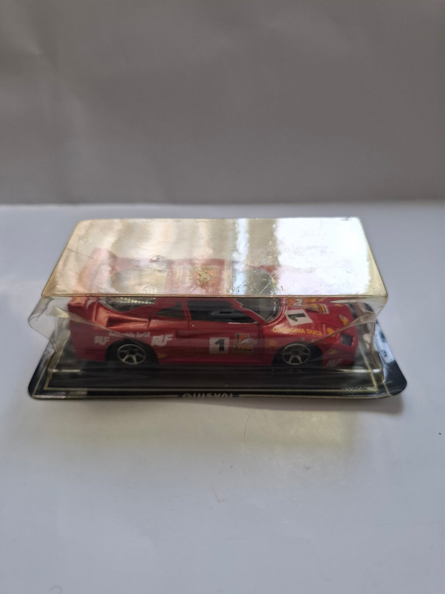 Vintage Guisval Ferrari F40 – 1:43 Red Diecast Model (Sealed, Damaged Box)