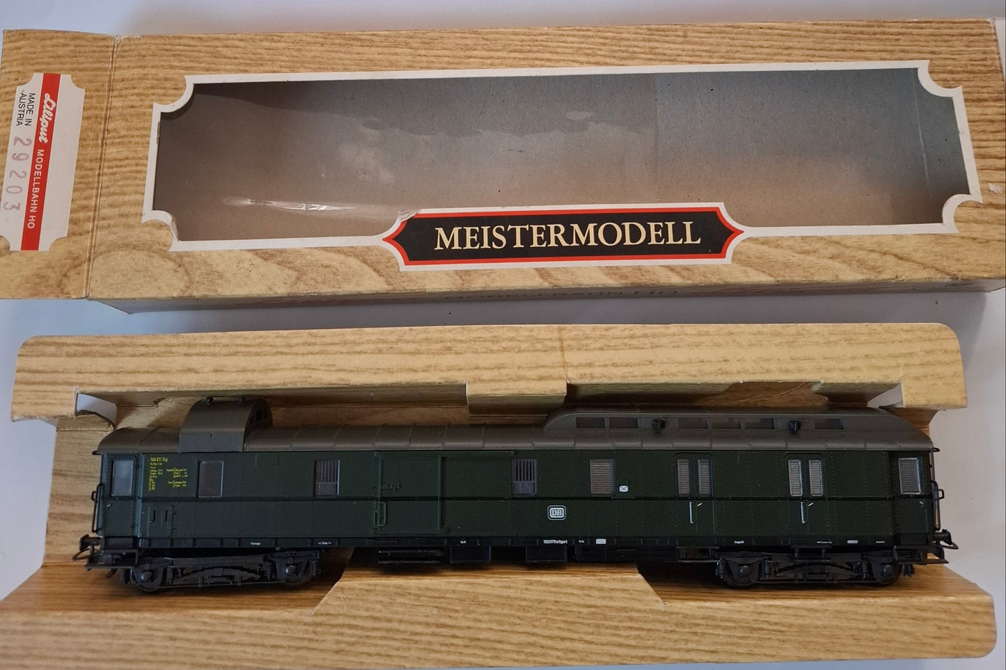 Retro Post and Baggage train car Liliput 29203 - freight car of the German Federal Railway HO dark green
