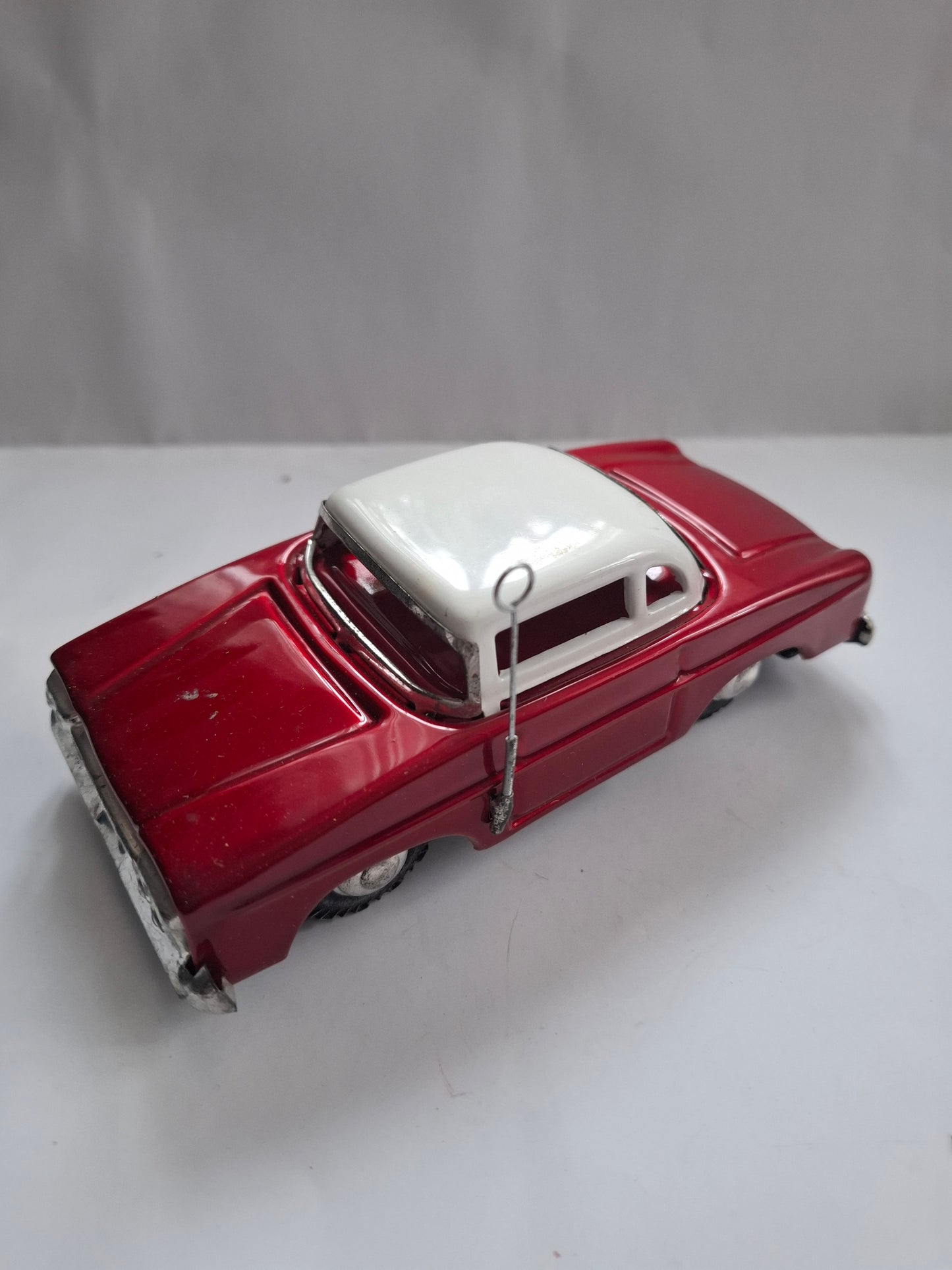 Vintage MF 988 Dong Feng Sedan – Tin Friction Toy with Original Packaging