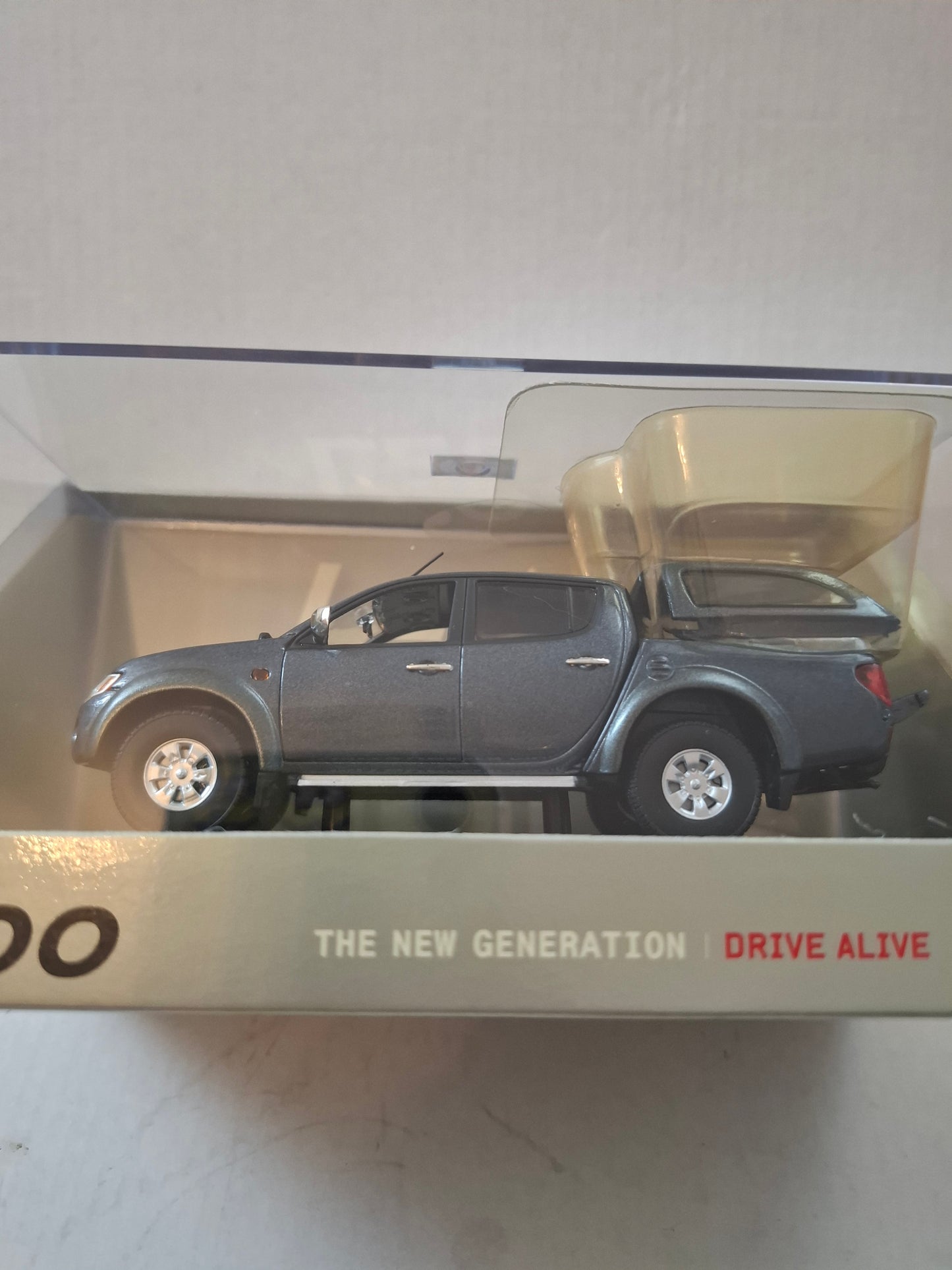 Mitsubishi L200 1:43 Diecast Dealer Model – Black Mica / Grey Mica / Silver Metallic – Like New