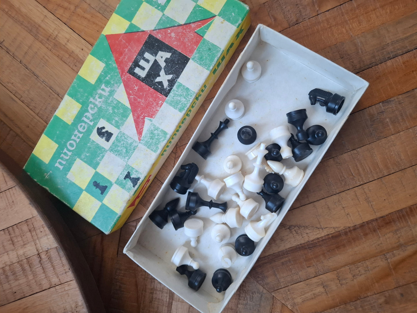 Vintage 1985 Soviet Pioneer Chess Set – Small Plastic Chess with Cardboard- Board Complete in Box