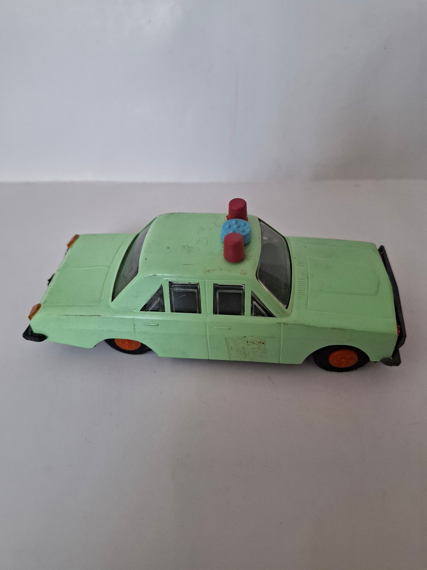 Vintage Soviet GAZ-24 Volga GAI Police Plastic Model Car - 1:32 Ak-Tilek (80s-90s)