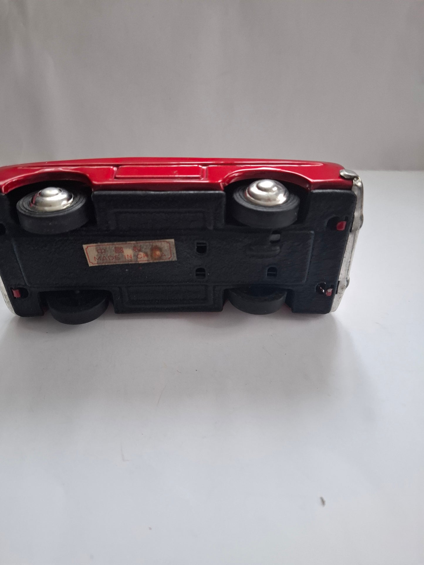 Rare Candy Red Station Wagon Car Tin Friction Toy MF 731 -made in china