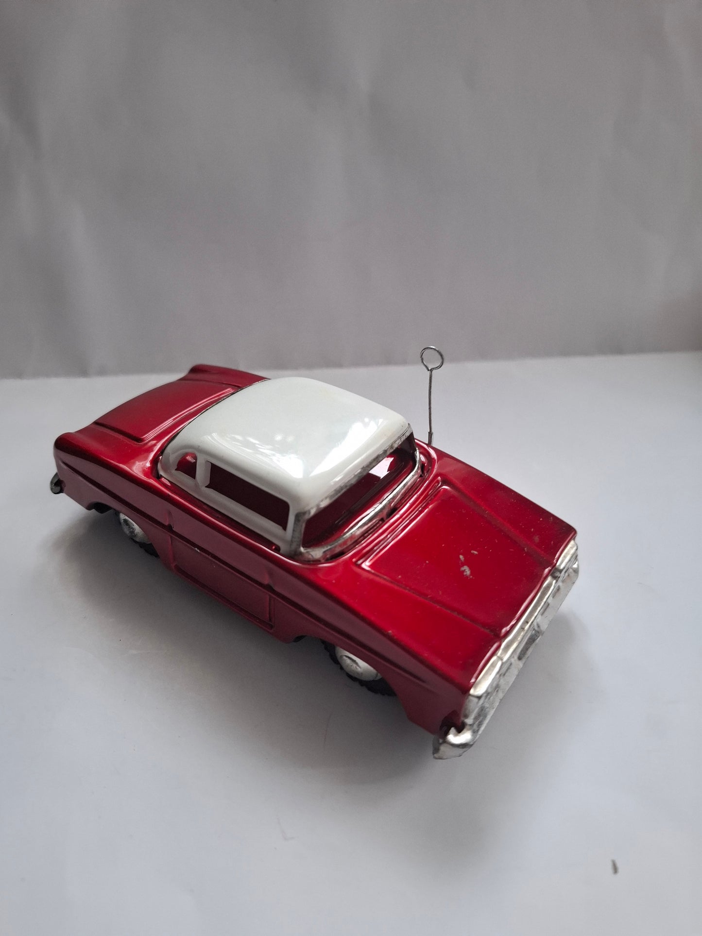 Vintage MF 988 Dong Feng Sedan – Tin Friction Toy with Original Packaging