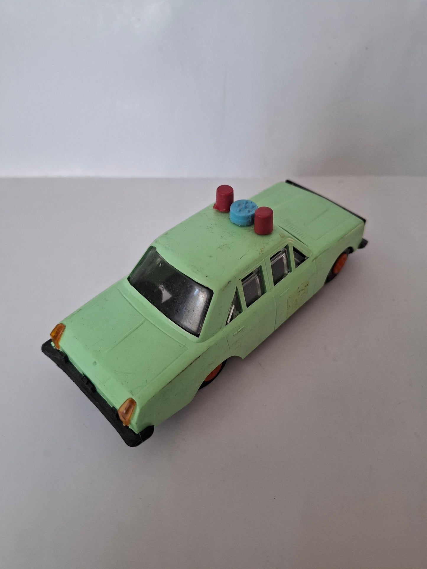 Vintage Soviet GAZ-24 Volga GAI Police Plastic Model Car - 1:32 Ak-Tilek (80s-90s)