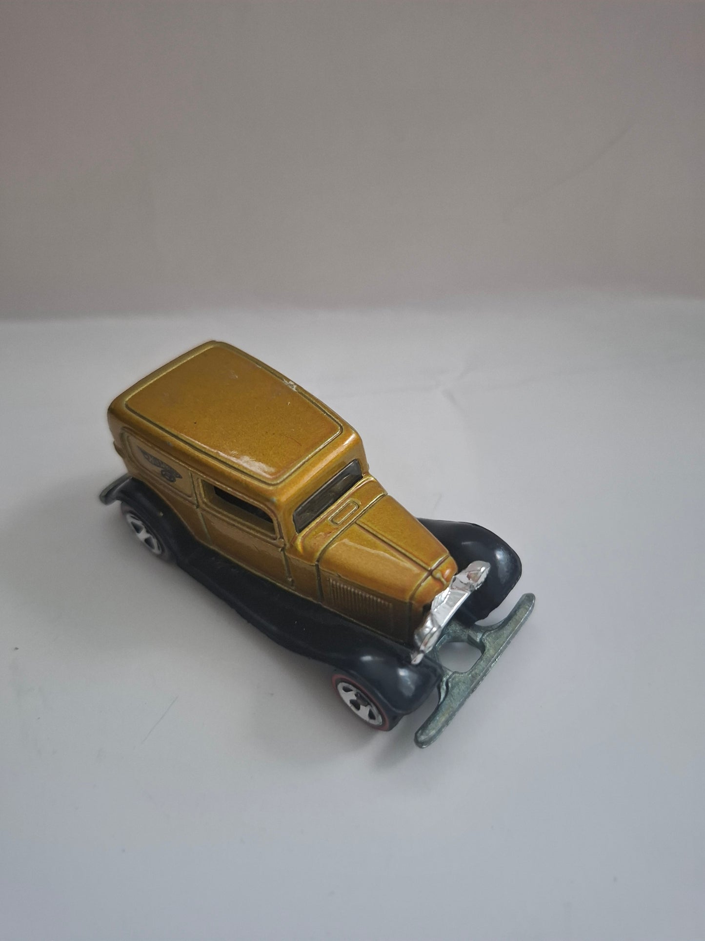 Vintage Hot Wheels Redline ’32 Ford Delivery – Gold 1988 Malaysia Die-Cast Van