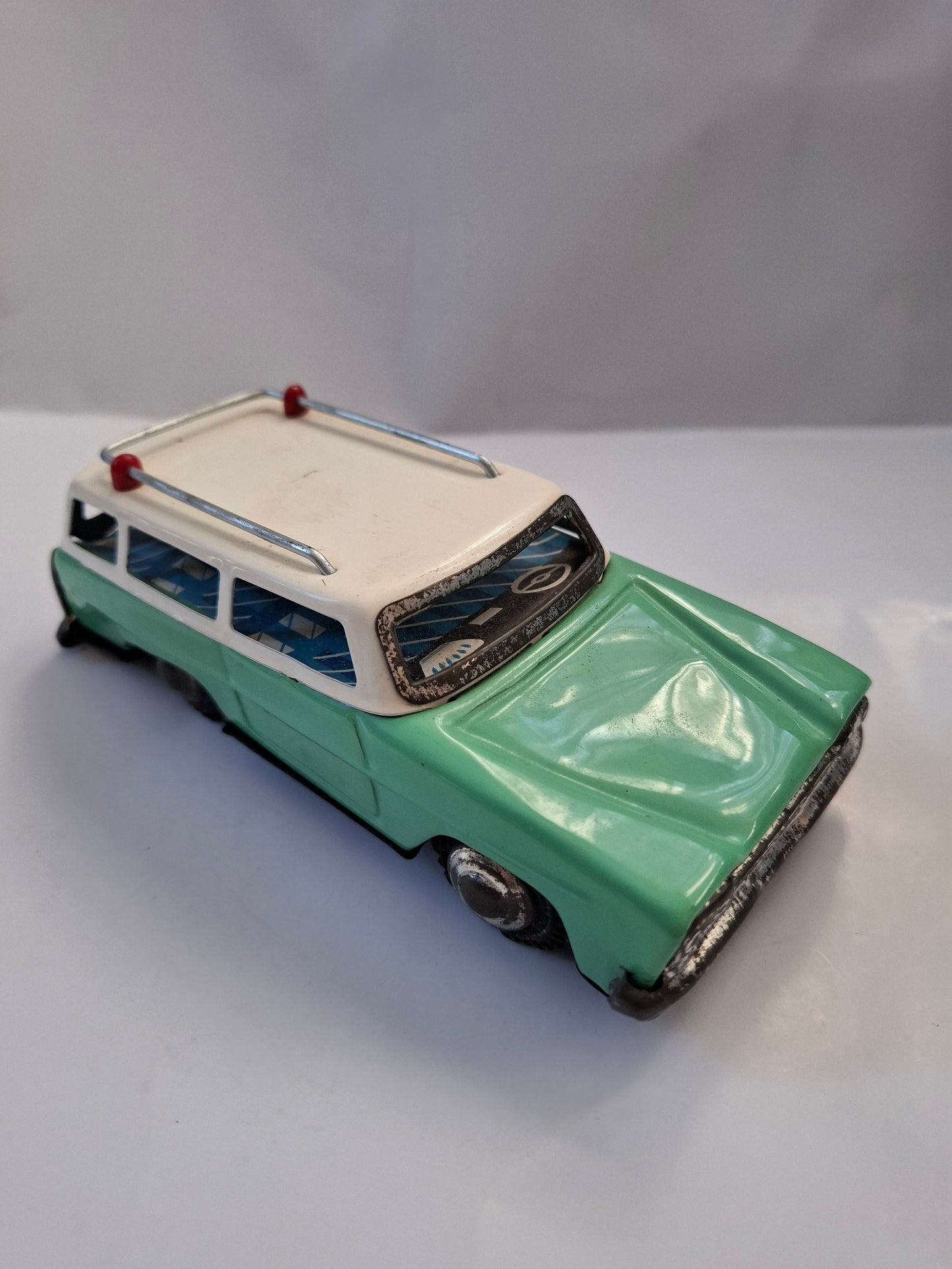 Rare Candy Green Station Wagon Car Tin Friction Toy MF 731 -made in china (BOXED)