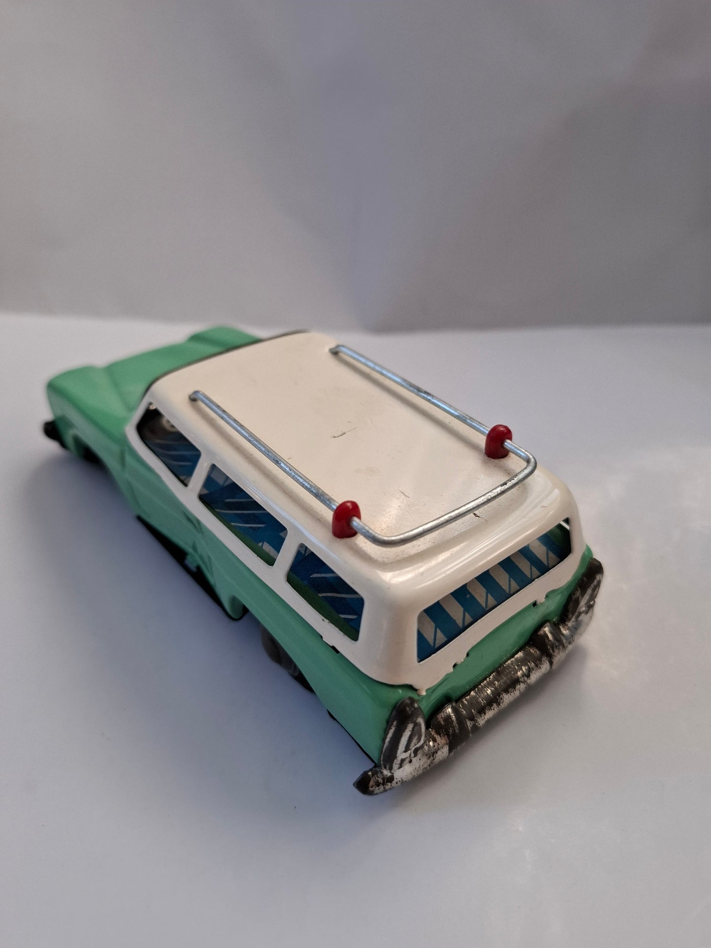 Rare Candy Green Station Wagon Car Tin Friction Toy MF 731 -made in china (BOXED)