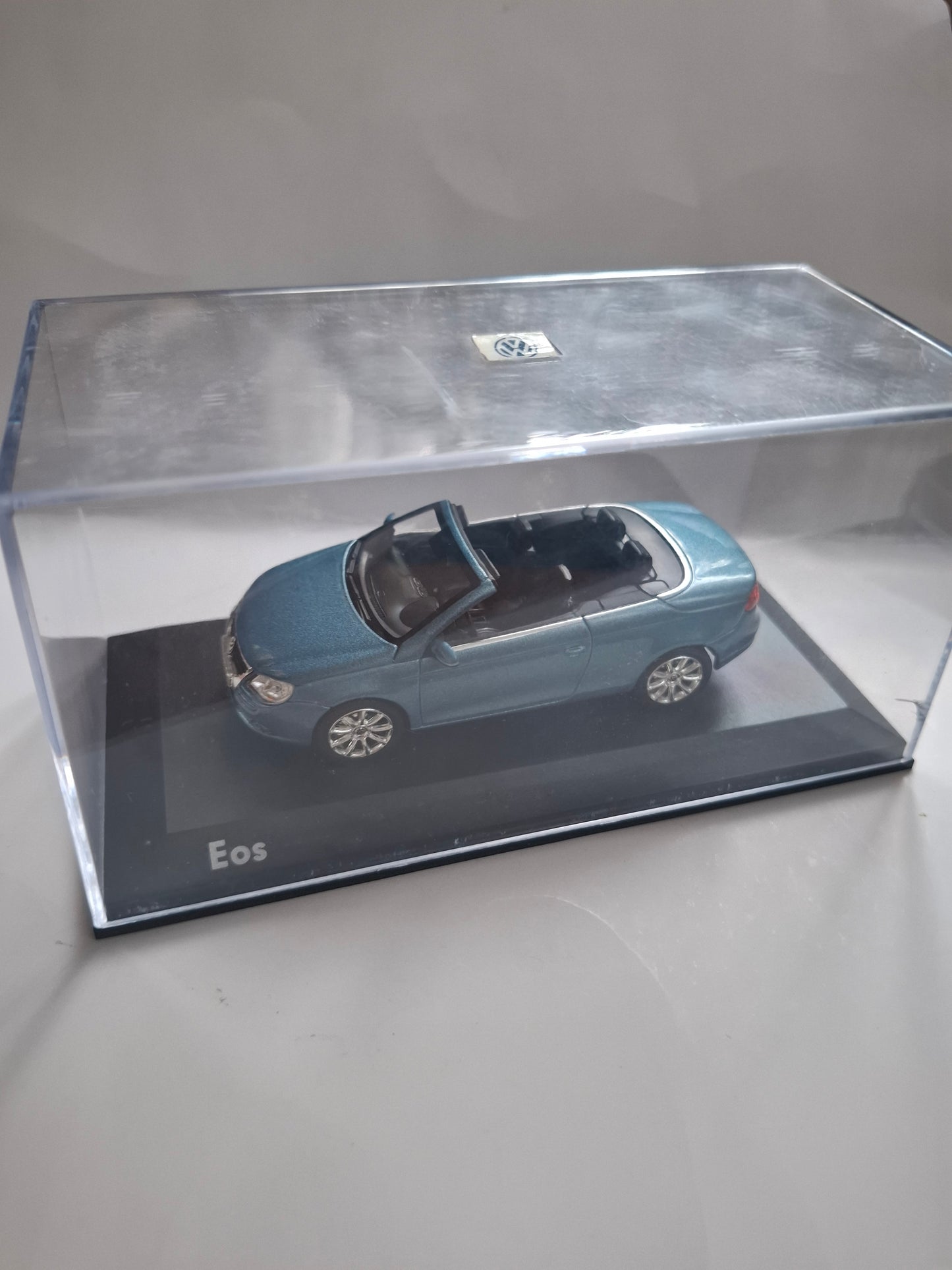NOREV 1:43 VW Eos Cabriolet – Blue Metallic Dealer Model with Hardtop – Die-Cast Collectible