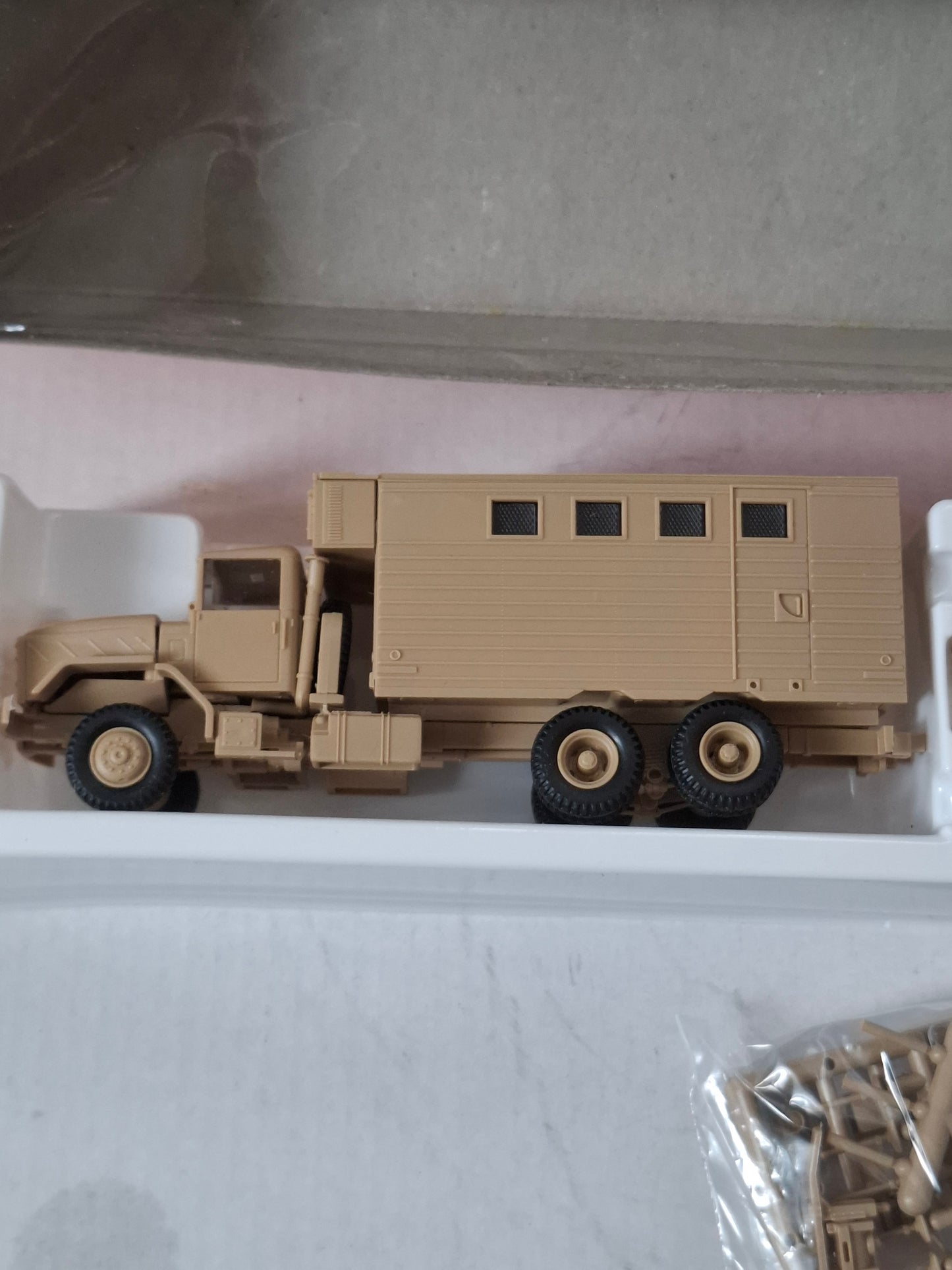 Roco Minitanks 485 US Command Truck M-934 Extended – 1:87 Scale – Original Lima35 Series