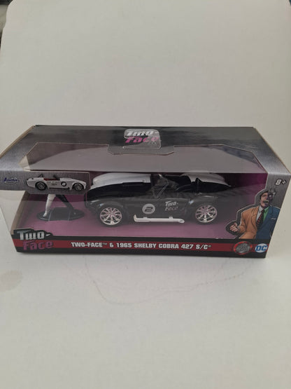 Jada Toys DC Comics Two-Face 1965 Shelby Cobra 427 S/C – 1:32 Die-Cast Car with Figure – Hollywood Rides -Sealed