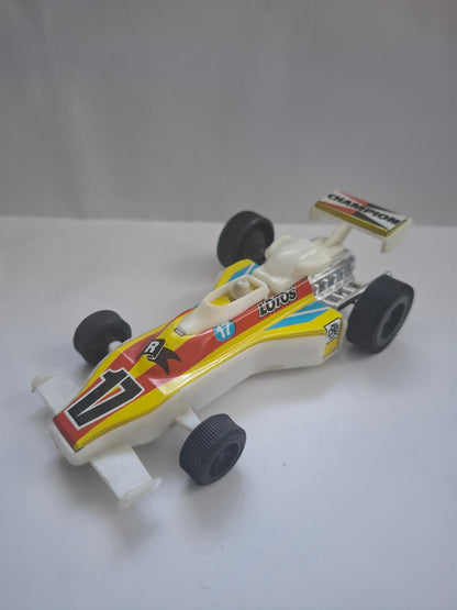 Vintage 1970s Plastic Race Car Toy N 17 – Formula 1 "LOTOS"