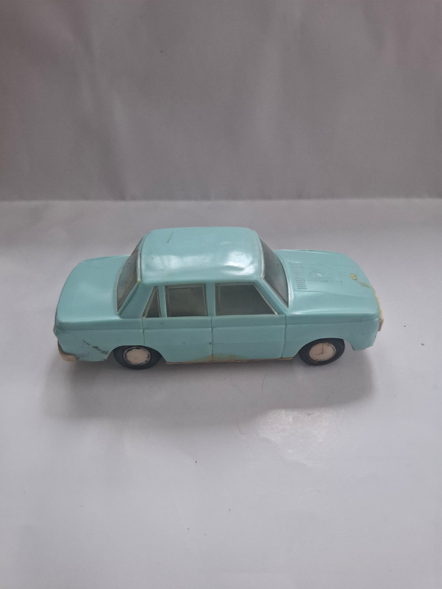 Vintage PRL Wartburg 353 Plastic Car – DDR GDR Classic (1960s-70s)