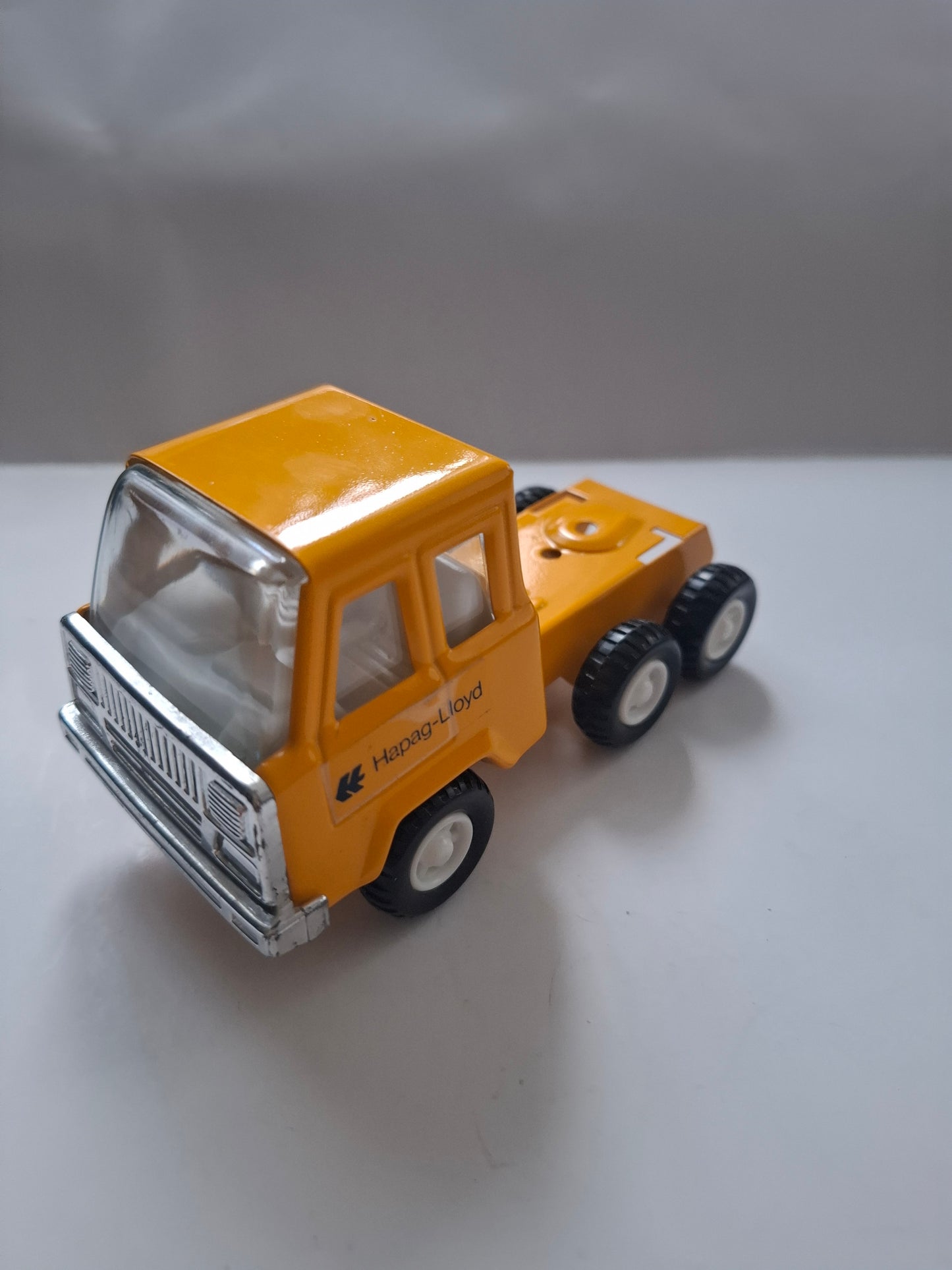 Vintage HAPAG-LLOYD KY Steel Roder Die Cast Container Truck #3352