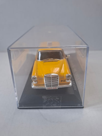 1:43 Mercedes-Benz 200D W115 Brussels Taxi 1966 – Atlas/IXO – World Taxi – Used Good